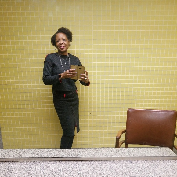 Meet your Posher, Gina - Picture 3 of 3